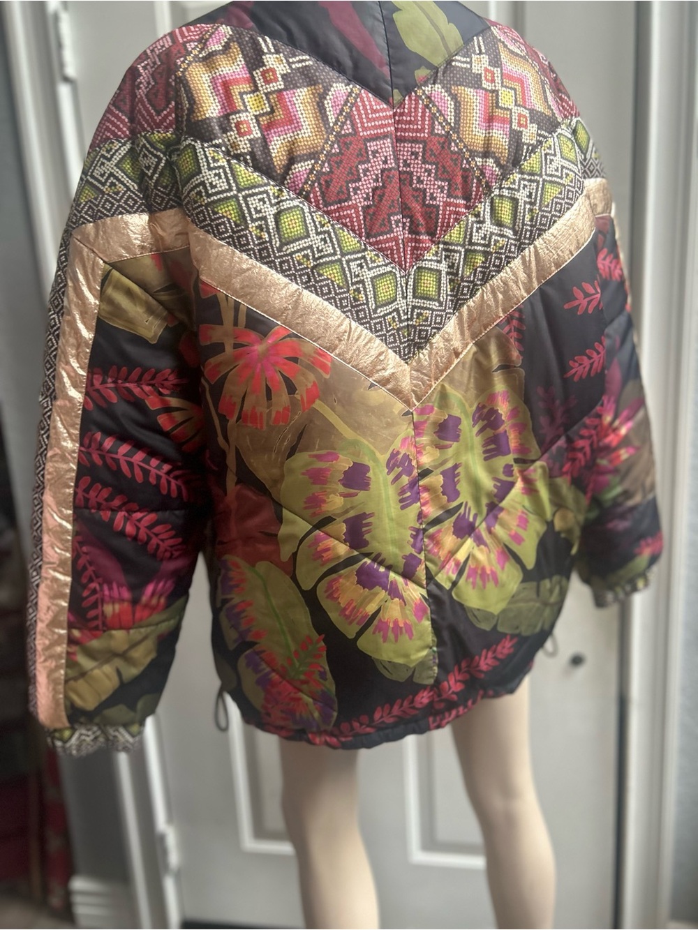 Farm Rio Tropical Rauti Metallic Reversible Quilted Floral Print Puffer Jacket - Picture 11 of 12